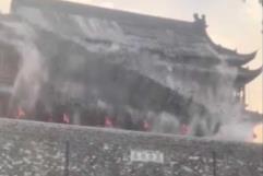 Histórica construcción en China sufre derrumbe