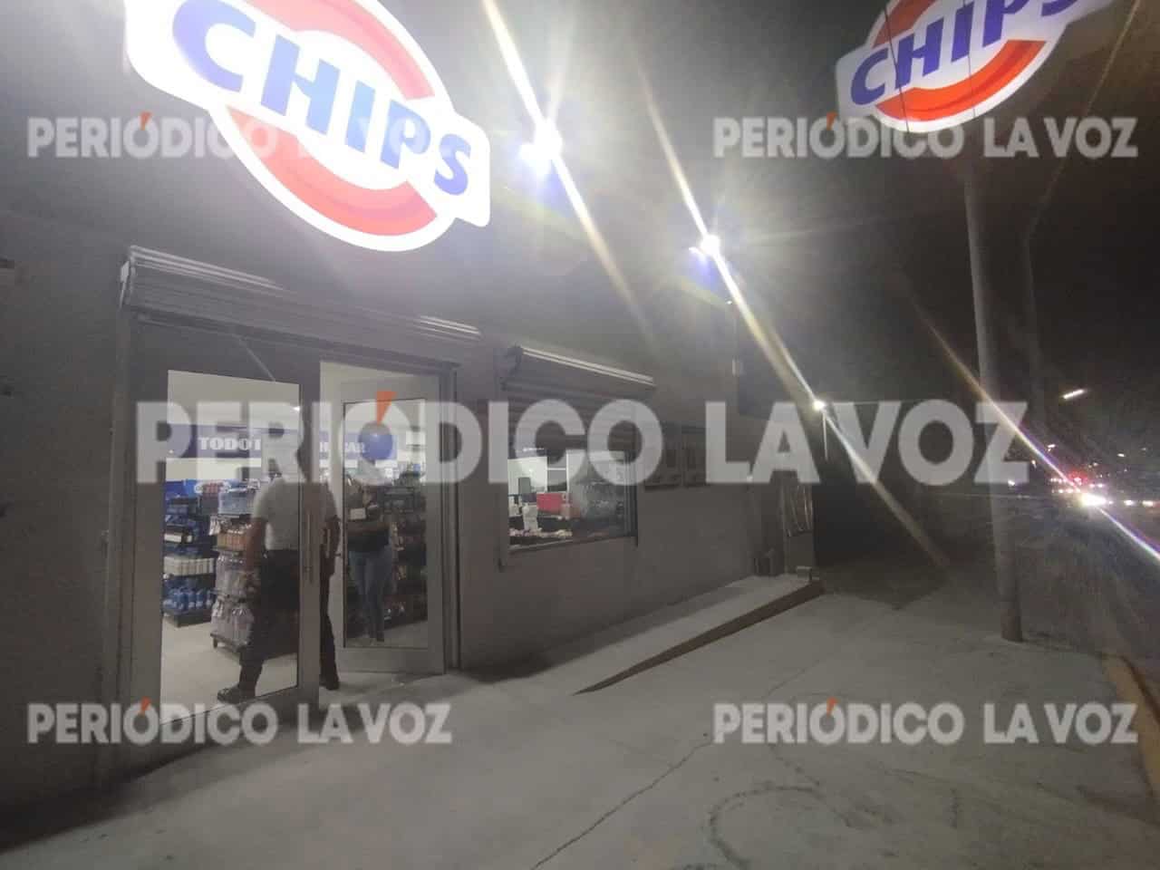 Asaltante amenaza con pistola y roba $2 mil en tienda Chips de la colonia Hipódromo