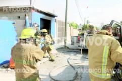 Adicto provoca incendio en casa y casi mata a madre e hijos en colonia Primero de Mayo