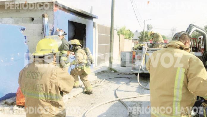 Adicto provoca incendio en casa y casi mata a madre e hijos en colonia Primero de Mayo