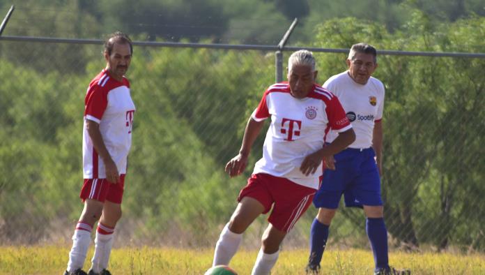 Cruz Azul y SIMAS avanzan a semifinales en la Liga Mayor de Fútbol Monclova