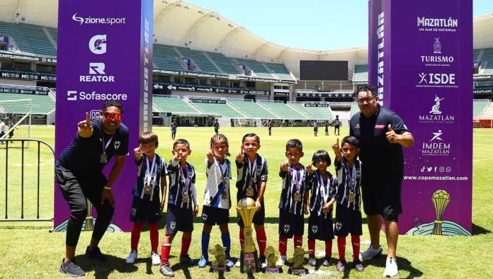 Rayados Monclova U-6 brilla en Copa Mazatlán 2025 con título y premios individuales