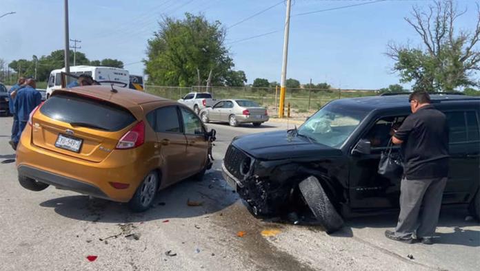 Investigan accidente en Villa de Fuente que dejó dos mujeres lesionadas y prensadas
