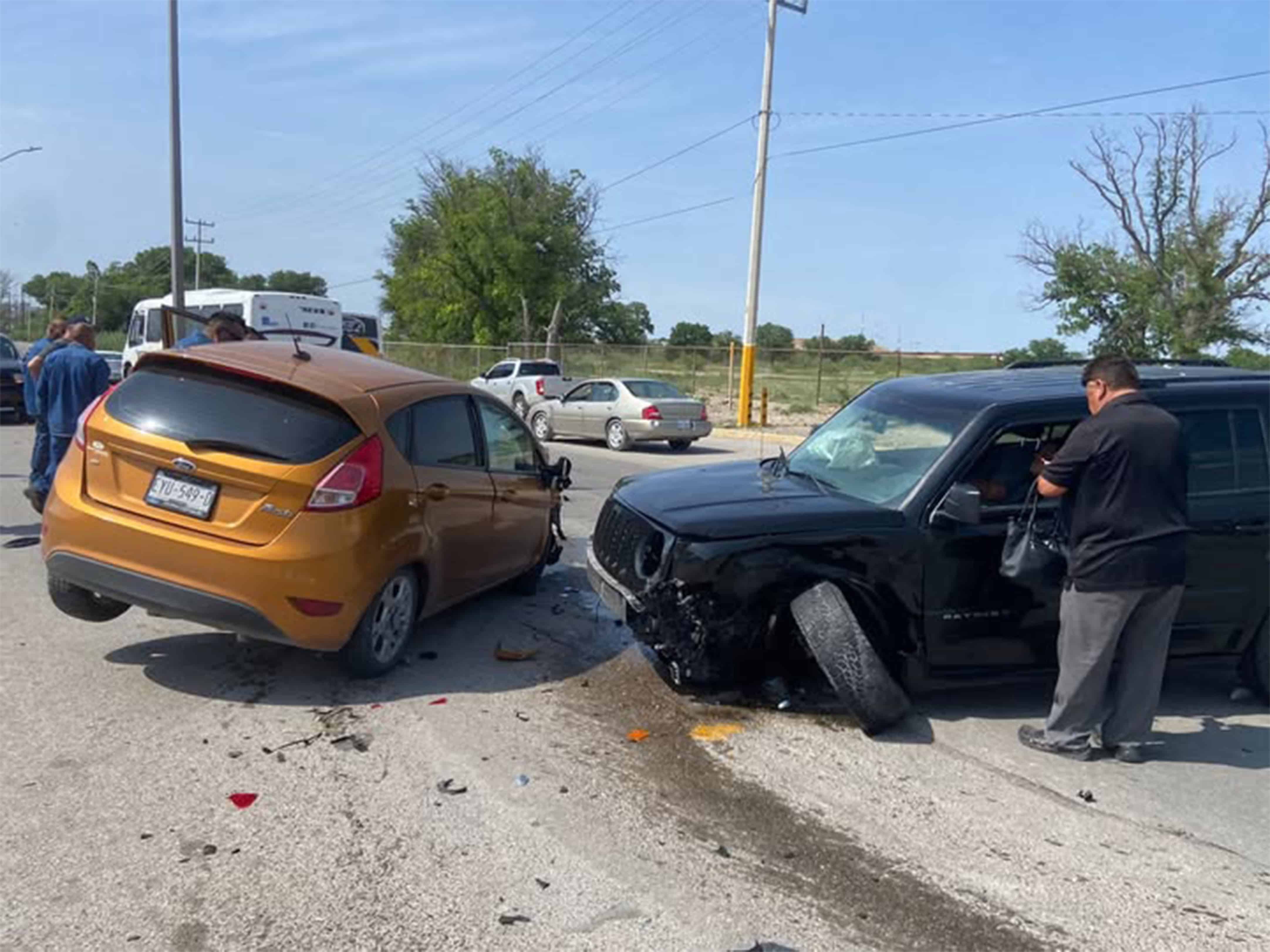 Investigan accidente en Villa de Fuente que dejó dos mujeres lesionadas y prensadas
