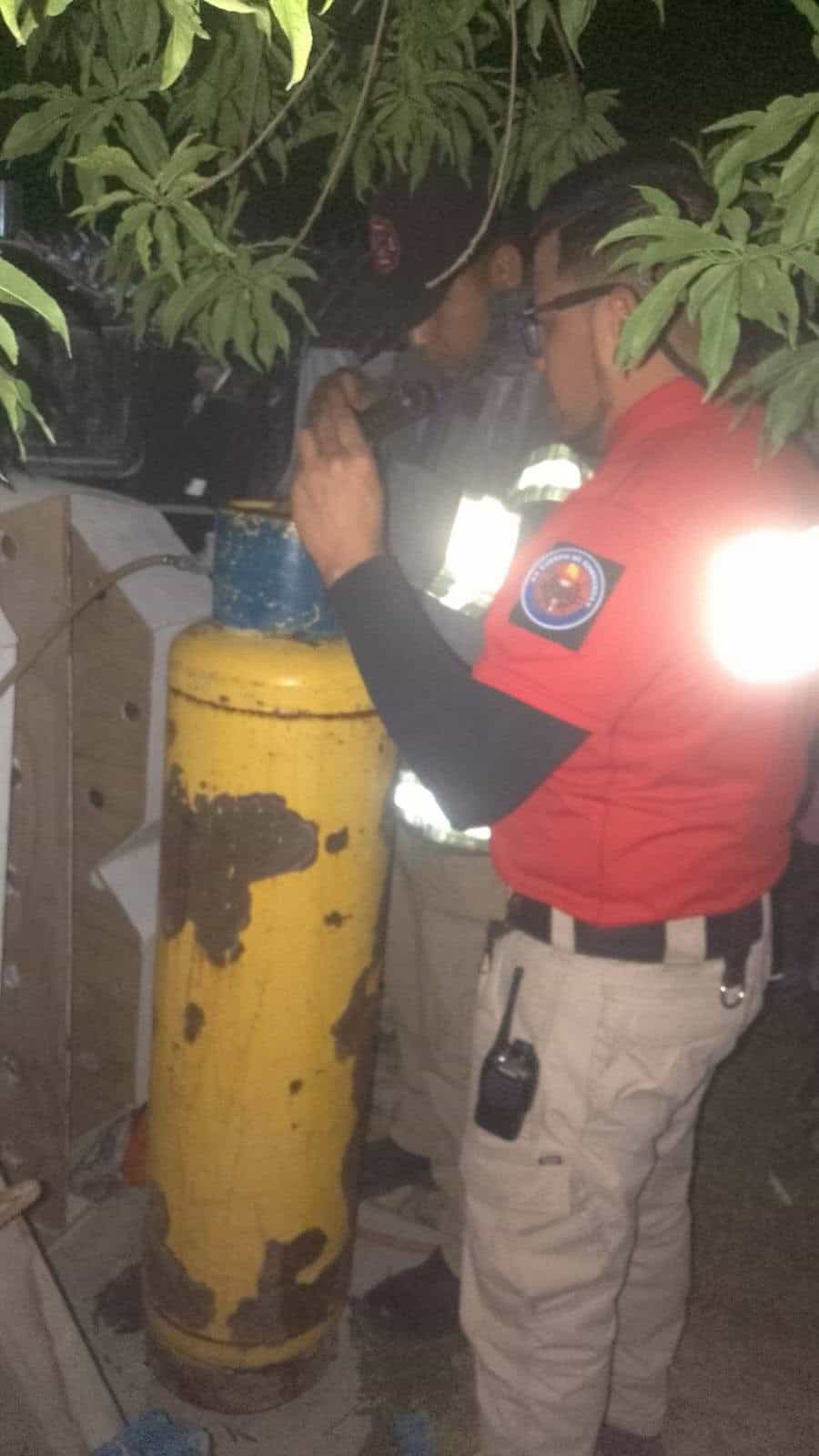 Atienden fuga de gas en la San Pablo; evacuaron la vivienda