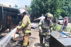 Provoca sujeto incendio en cuarto de madera; evacuan vivienda en Allende