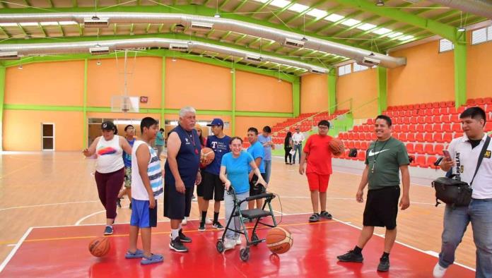 Viven alumnos del CAM 40 jornada deportiva en Nava