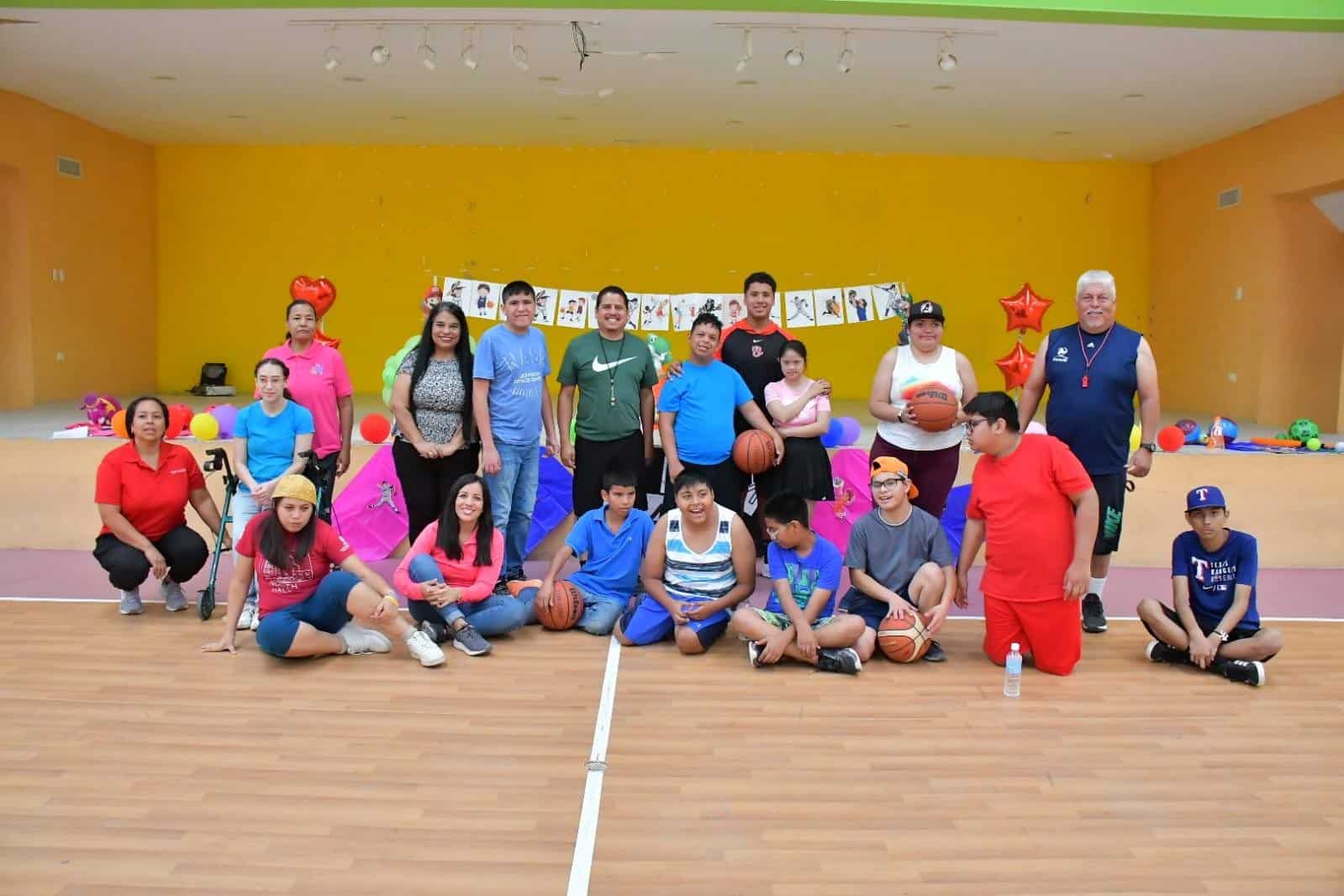 Viven alumnos del CAM 40 jornada deportiva en Nava