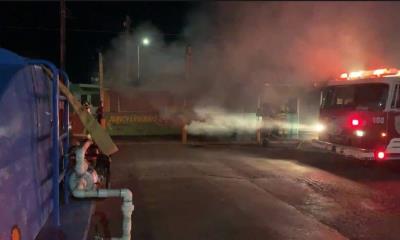 Incendio consume frutería en la colonia Paraíso por falla eléctrica