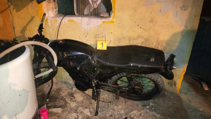 Cateo en Frontera: aseguran droga, moto robada y detienen a tres personas