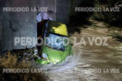 Tormenta en Monclova desborda arroyos, arrastra autos y deja hogares inundados