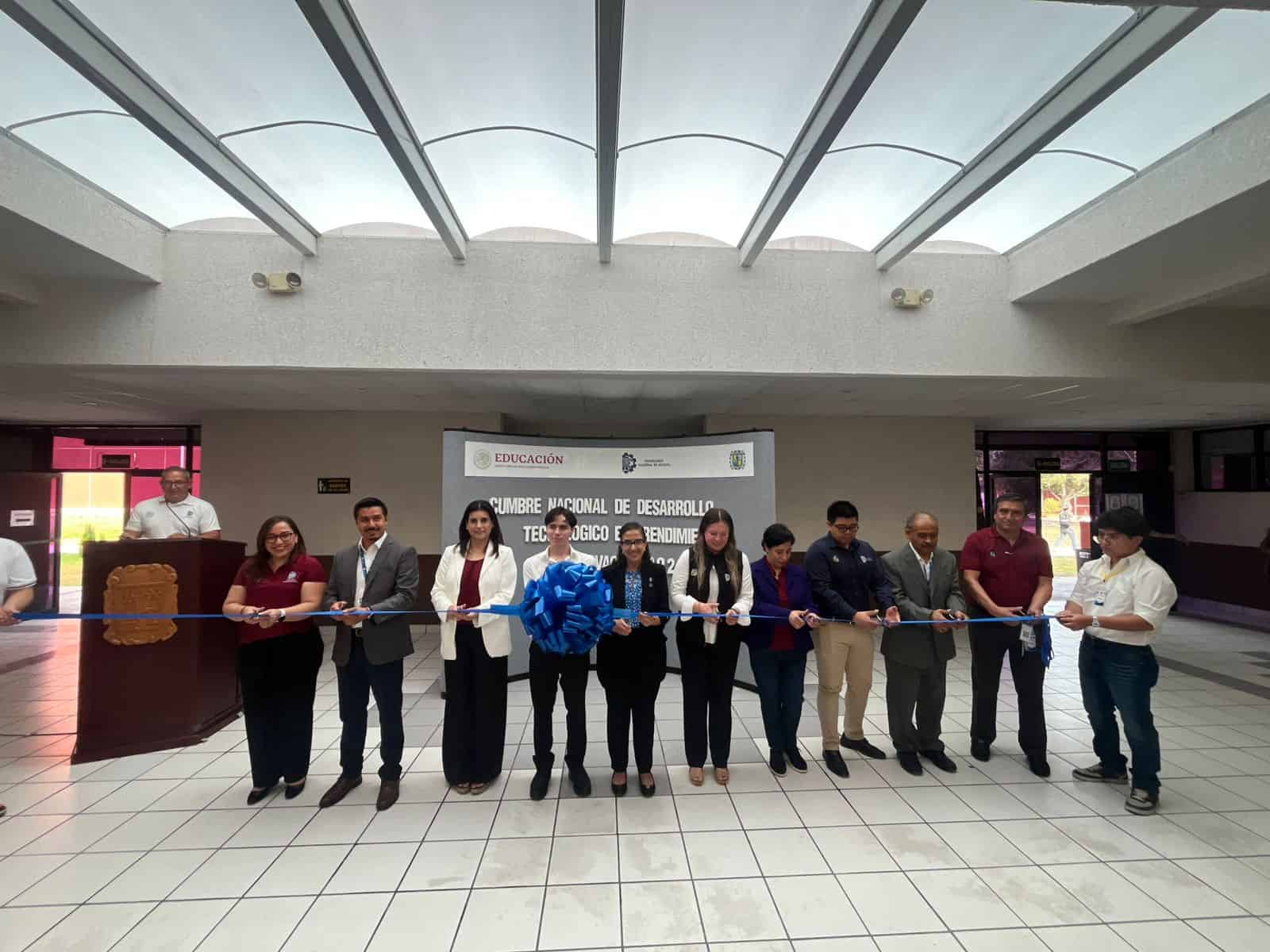 Arrancan la Cumbre de Desarrollo Tecnológico Arrancan la Cumbre de Desarrollo Tecnológico