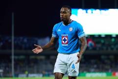 Rayados presenta oferta por Willer Ditta de Cruz Azul para reforzar su defensa en 2025