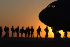 Estados Unidos militariza la frontera: Embajada pide no cruzar