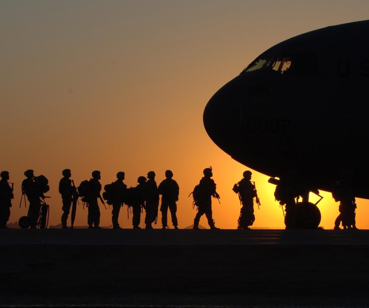 Estados Unidos militariza la frontera: Embajada pide no cruzar