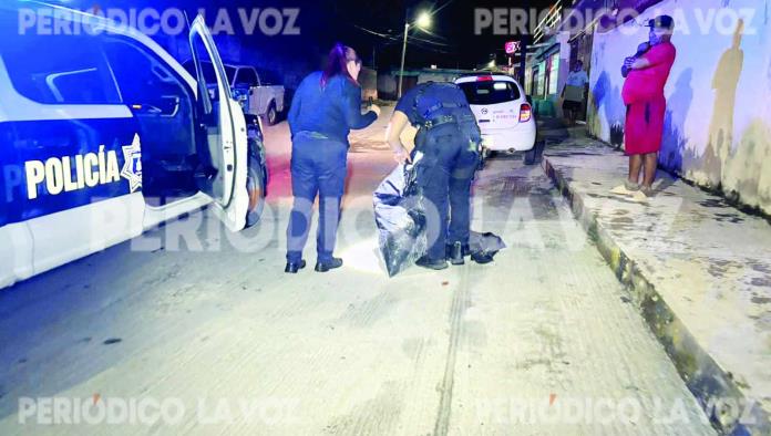Reportan hombre con dolor abdominal tendido en calle de Santa Bárbara; desaparece luego