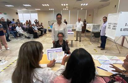 Realizan INE y el IEC simulacro de votación 