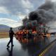 Chocan y se incendian dos tráileres en la 57