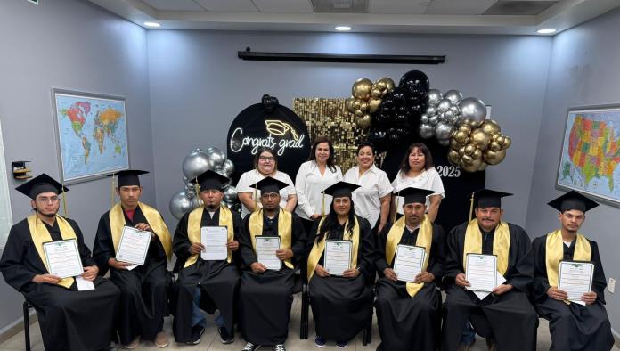 Reconocen a trabajadores de Park Ohio por concluir sus estudios en Ciudad Acuña