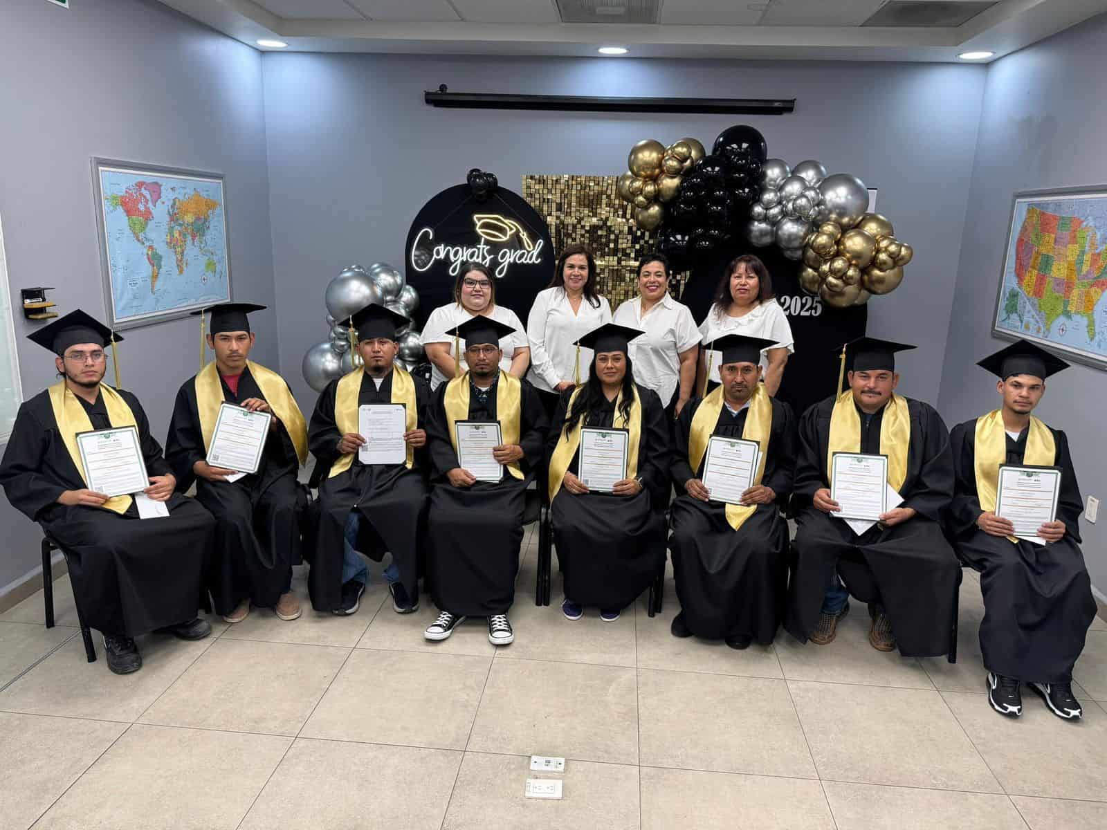 Reconocen a trabajadores de Park Ohio por concluir sus estudios en Ciudad Acuña