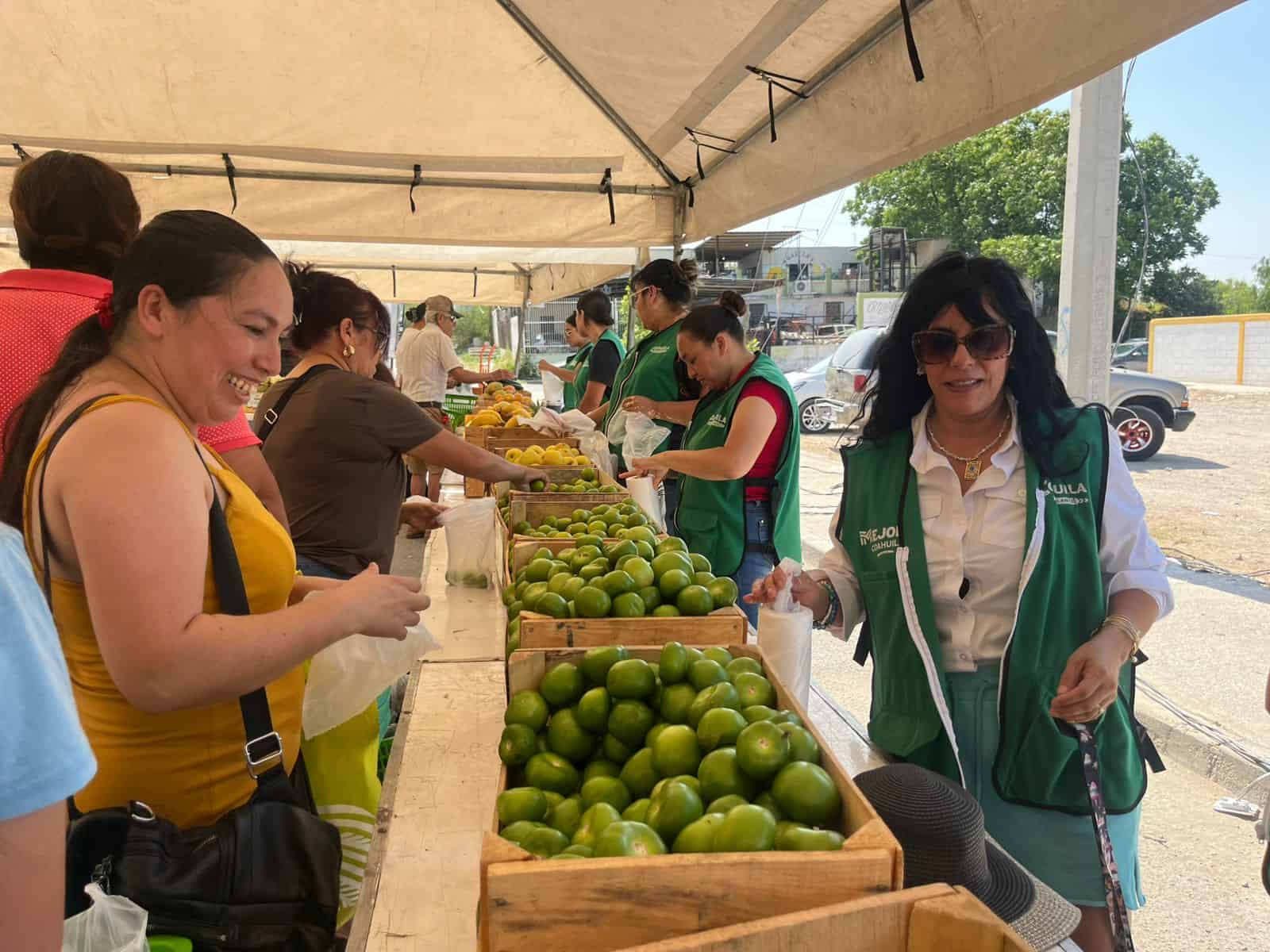 Llega el programa "Mercadito Mejora" a la colonia Francisco I. Madero en Ciudad Acuña
