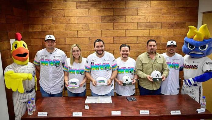 Carlos Villarreal presenta campaña "De Monclova Soy" con nuevo jersey de Acereros