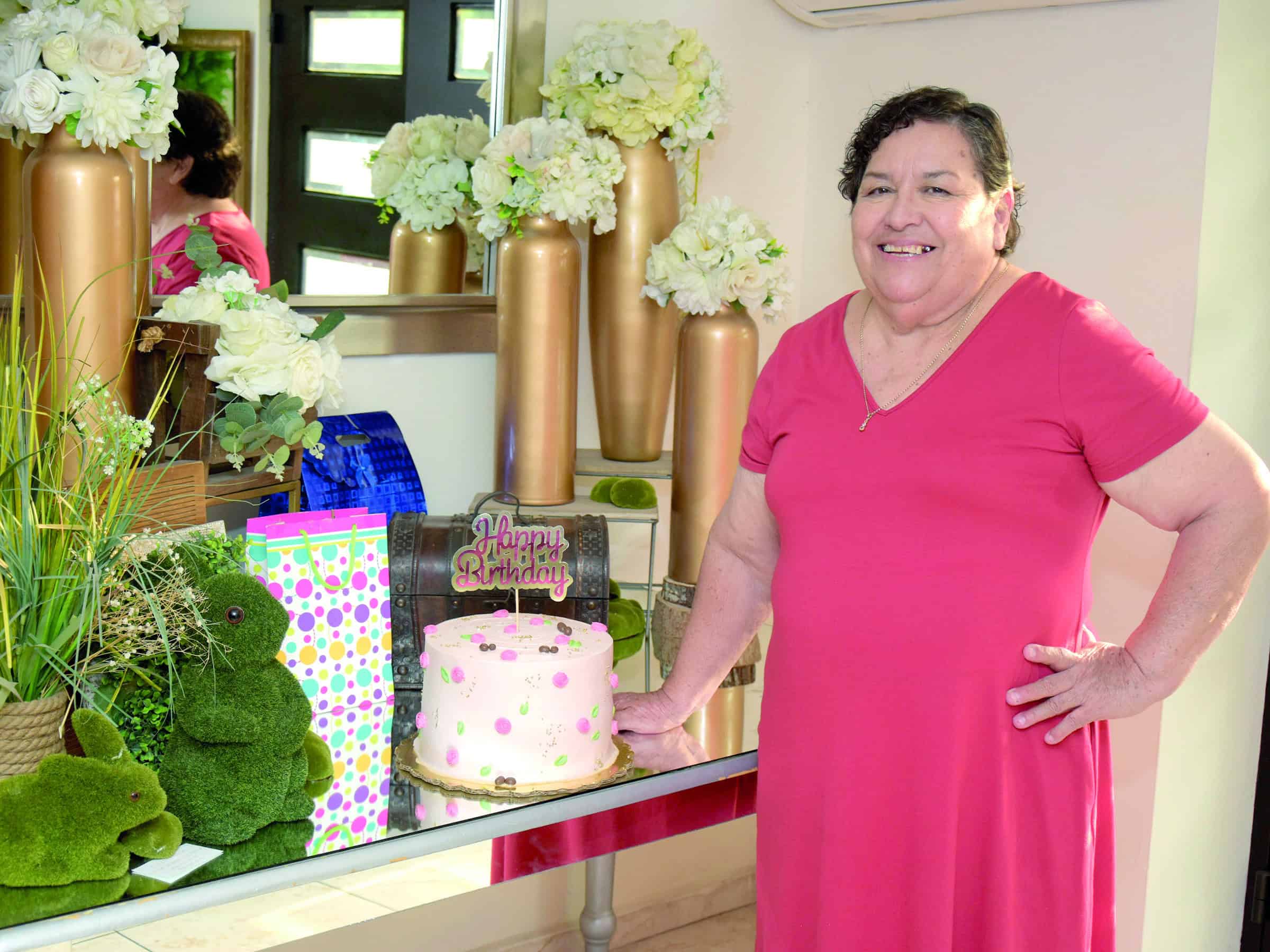Mariela del Refugio Sosa celebra 75 años rodeada de abrazos y cariño familiar