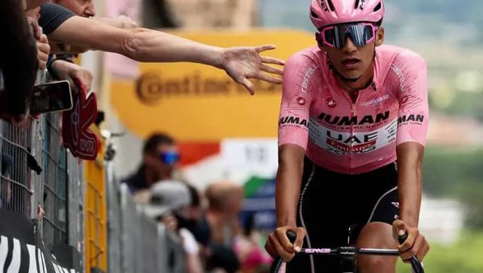 Isaac del Toro sube al podio en etapa 13 y sigue líder del Giro de Italia 2025