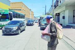 Adultos mayores sufren maltrato en transporte público; exigen trato digno y sanciones