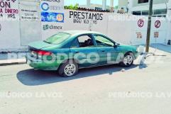 Conductor imprudente embiste a pareja en moto; joven embarazada entre los heridos