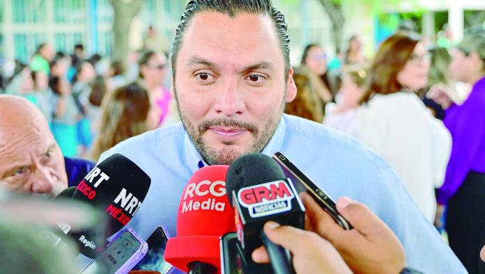 Carlos Villarreal impulsa servicio comunitario como vía de reinserción social en Monclova