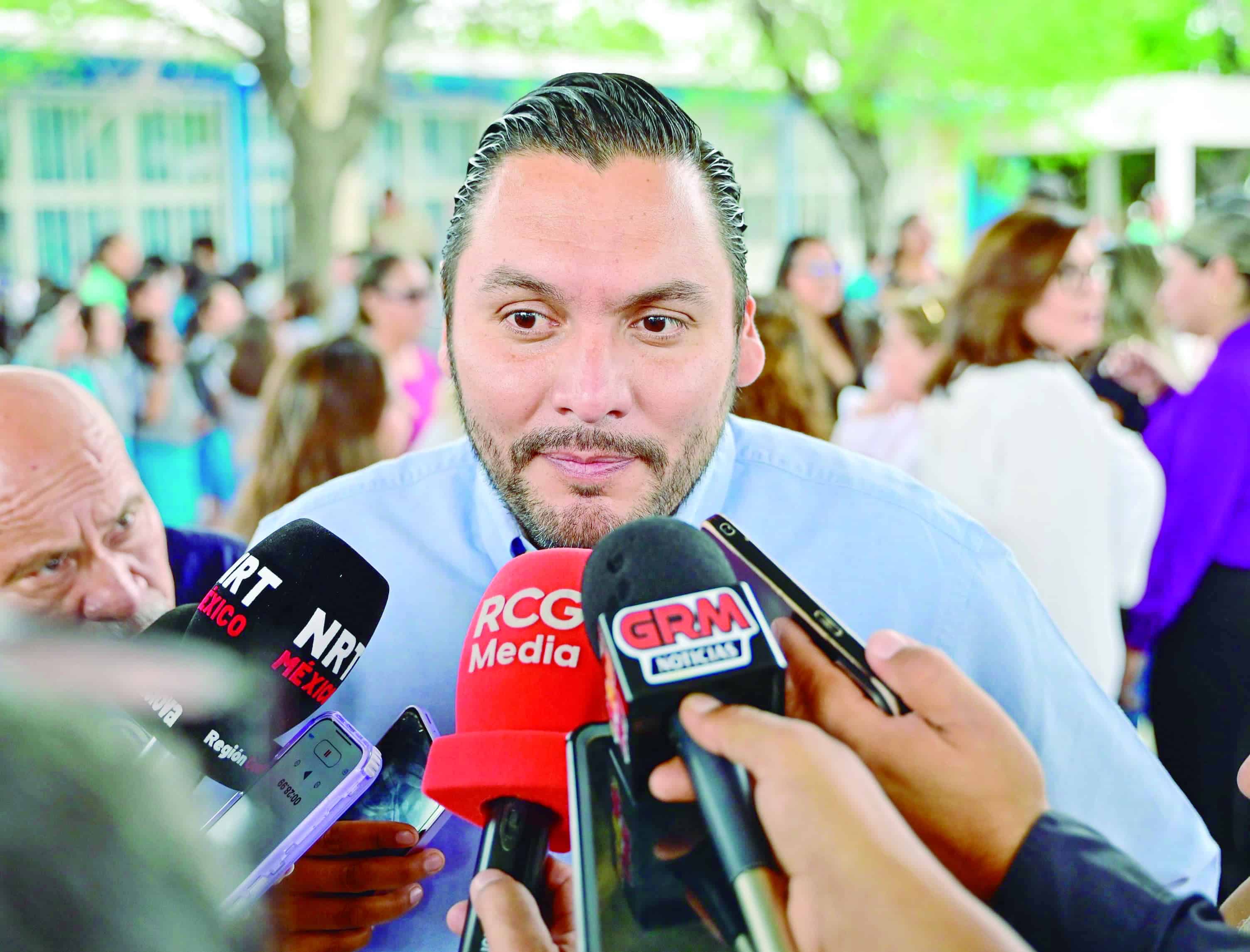 Carlos Villarreal impulsa servicio comunitario como vía de reinserción social en Monclova