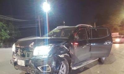 Accidente en Villa de Fuente deja a dos adultos mayores atrapados en su auto