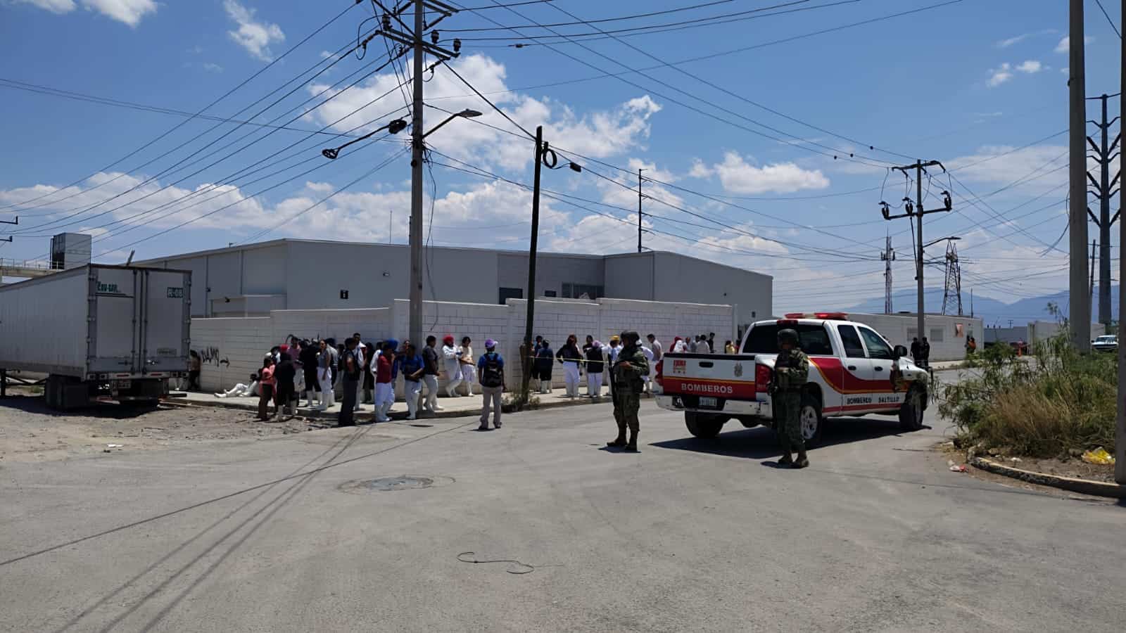 Evacúan planta Ave y Más en Saltillo por fuga de amoníaco; 100 trabajadores afectados