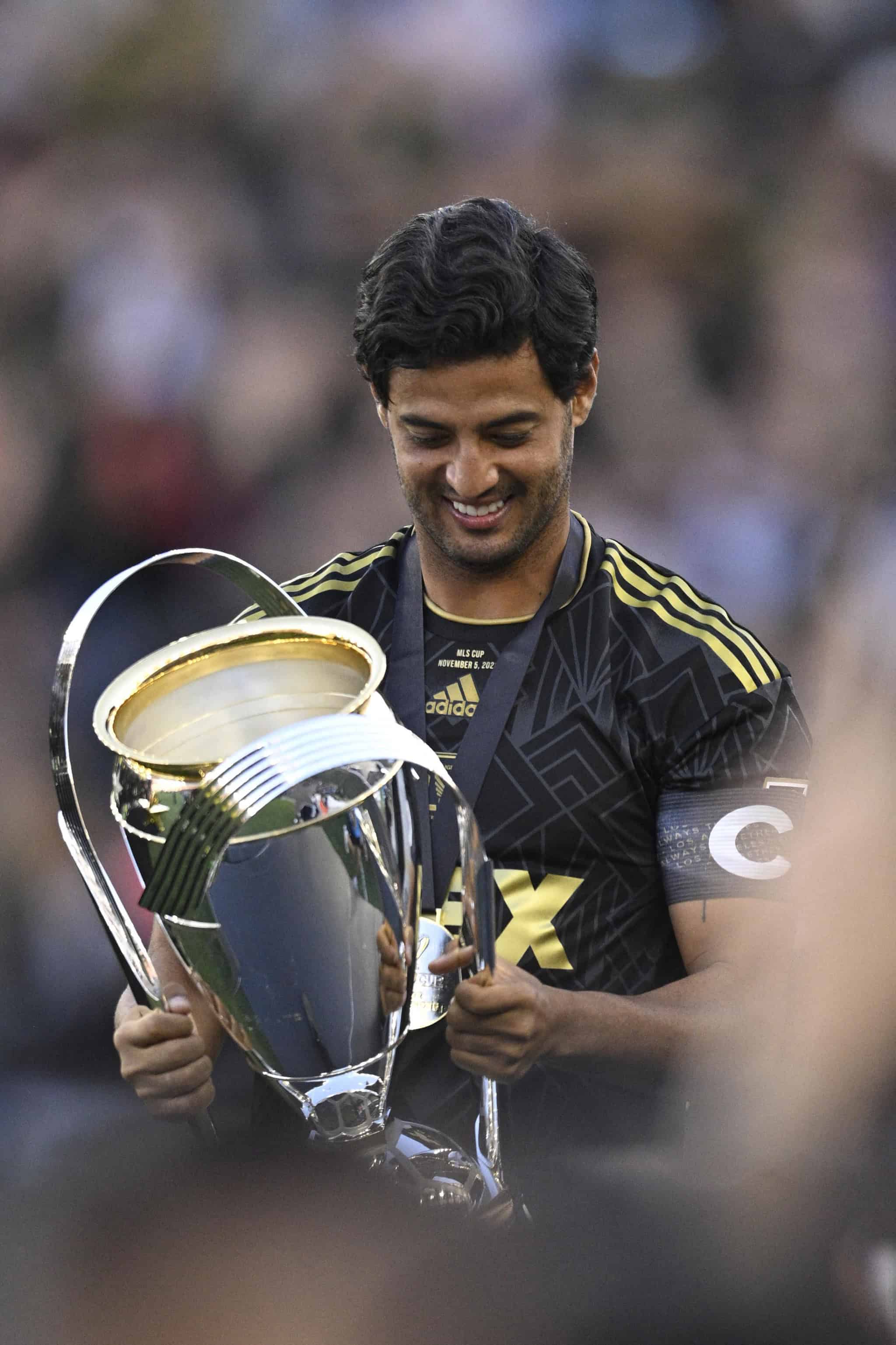 OFICIAL: Carlos Vela anuncia su retiro del fútbol profesional