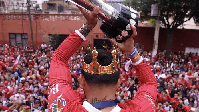 Toluca celebra título del Clausura 2025 con multitudinario desfile en la capital