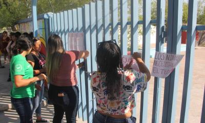 Cierran kínder en Frontera; madres exigen techo estructural por calor extremo