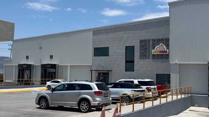 Evacúan a trabajadores de AveyMas Evacúan a trabajadores de AveyMas