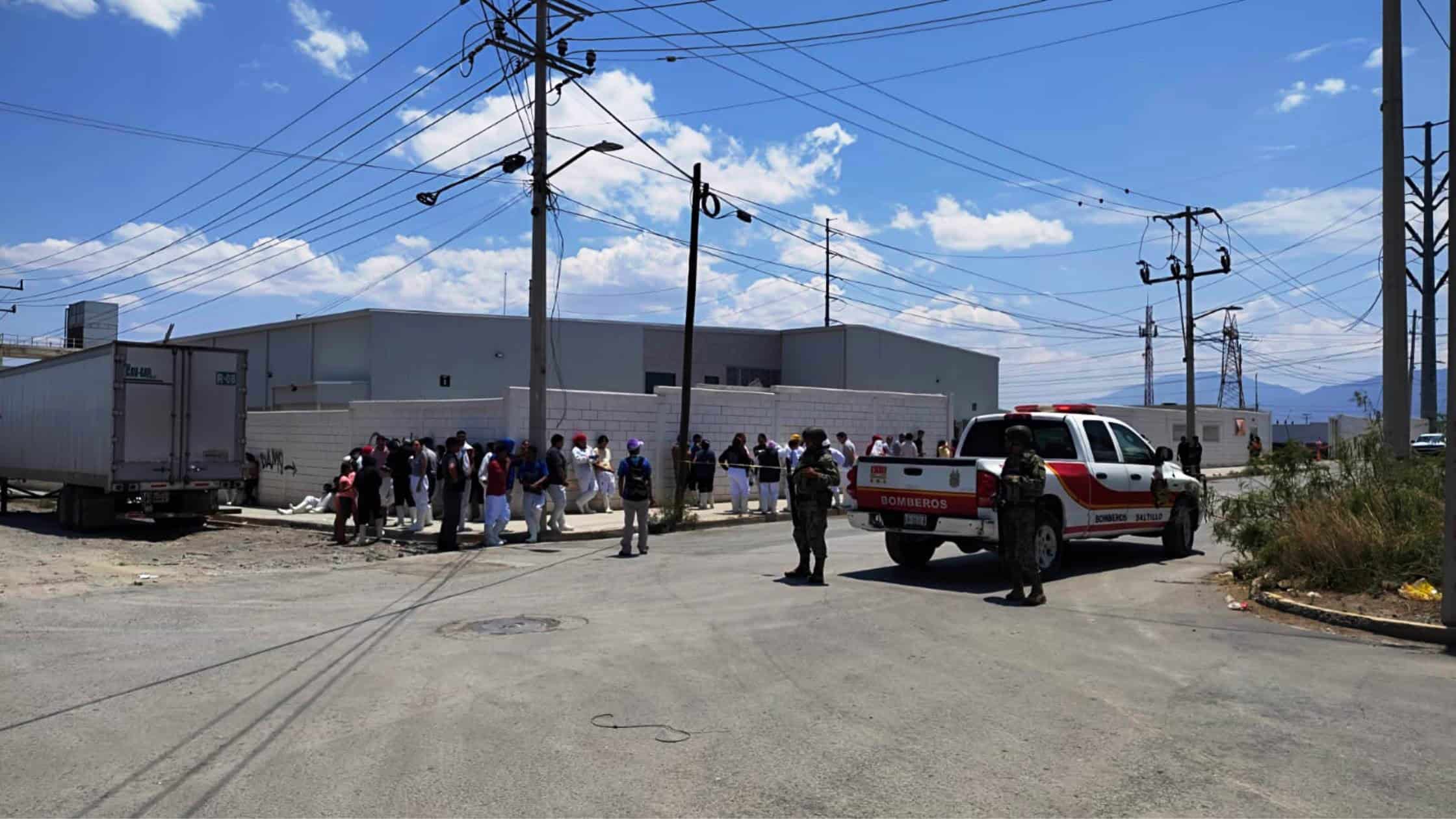 Evacúan a trabajadores de AveyMas