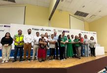 Entregan regaderas ecológicas en Ciudad Acuña para combatir escasez de agua