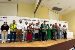 Entregan regaderas ecológicas en Ciudad Acuña para combatir escasez de agua
