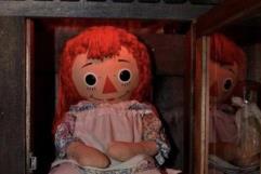 Annabelle no está desaparecida: la muñeca maldita sigue segura en el museo de los Warren