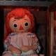 Annabelle no está desaparecida: la muñeca maldita sigue segura en el museo de los Warren