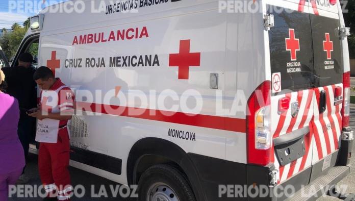 Hombre intenta autolesionarse en su casa de Monclova; su esposa logra salvarle la vida