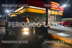 Asaltan tienda en Monclova a mano armada; roban efectivo, cigarros y celular