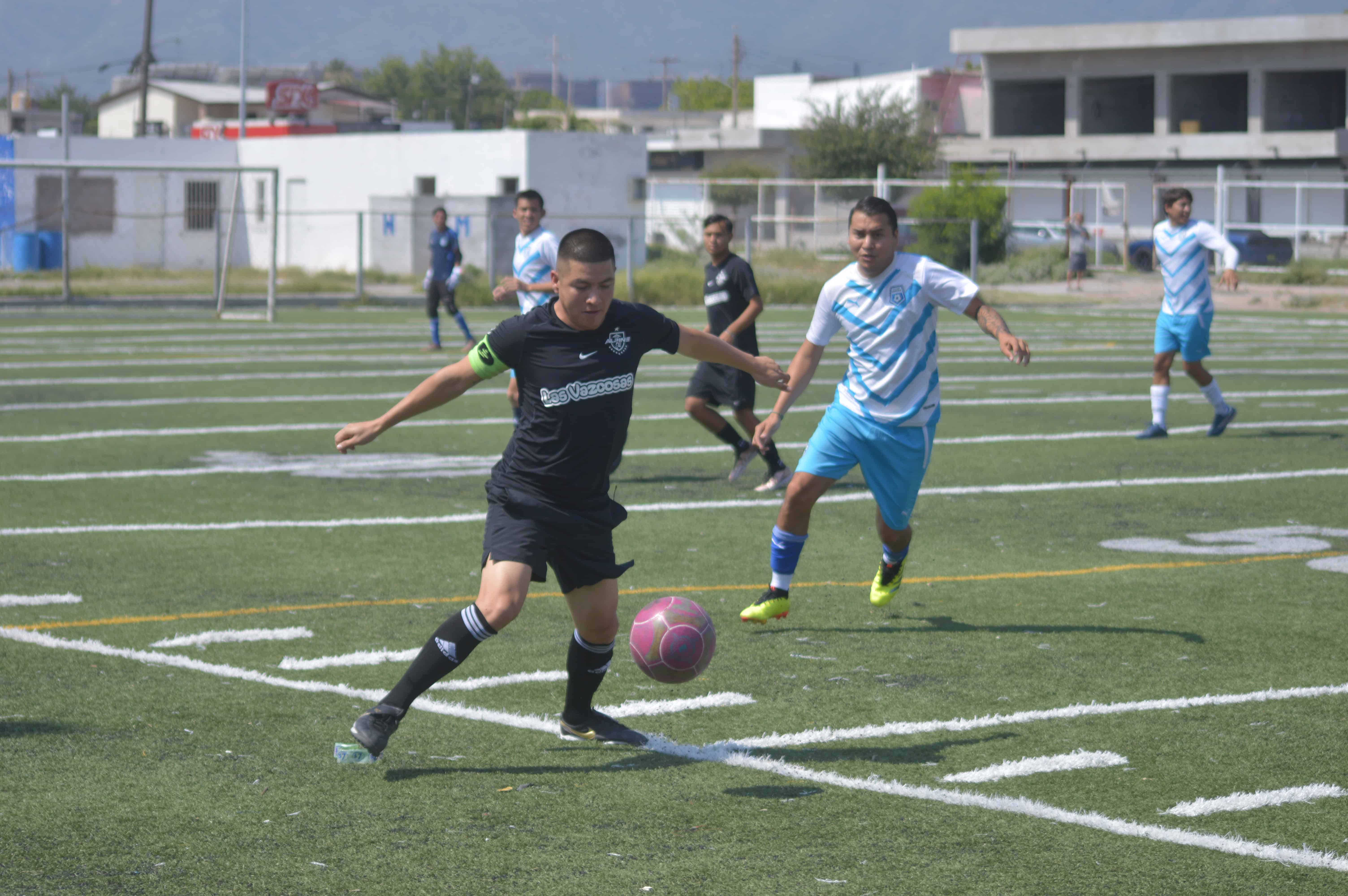 Cristo Lavador empata para Alpine ante Obrera en juego reñido de la Premier Plus Monclova