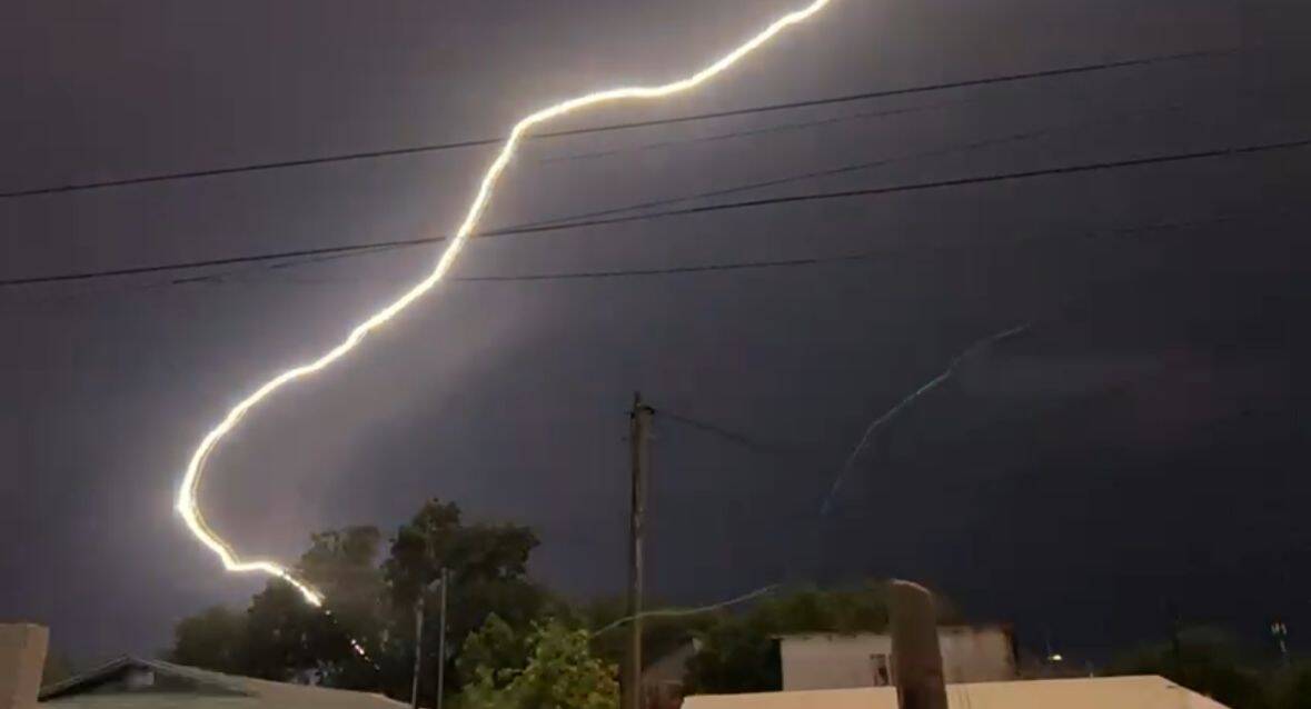 Violenta tormenta deja sin luz a más de 30 colonias en PN