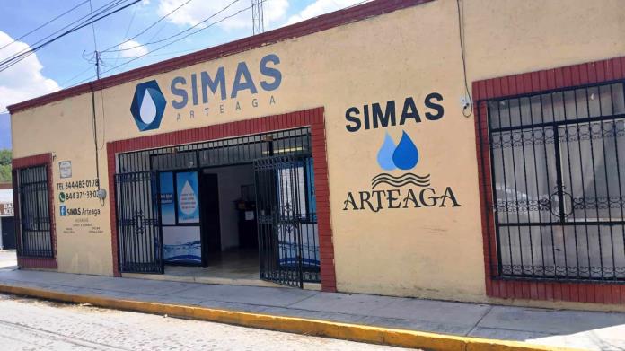 Pide Diputado ajustes en el cobro del agua en Arteaga Pide Diputado ajustes en el cobro del agua en Arteaga