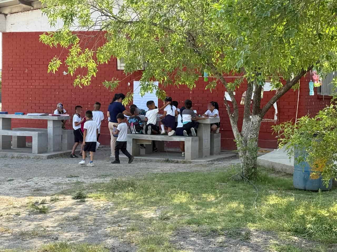 Autorizan clases en línea por ola de calor
