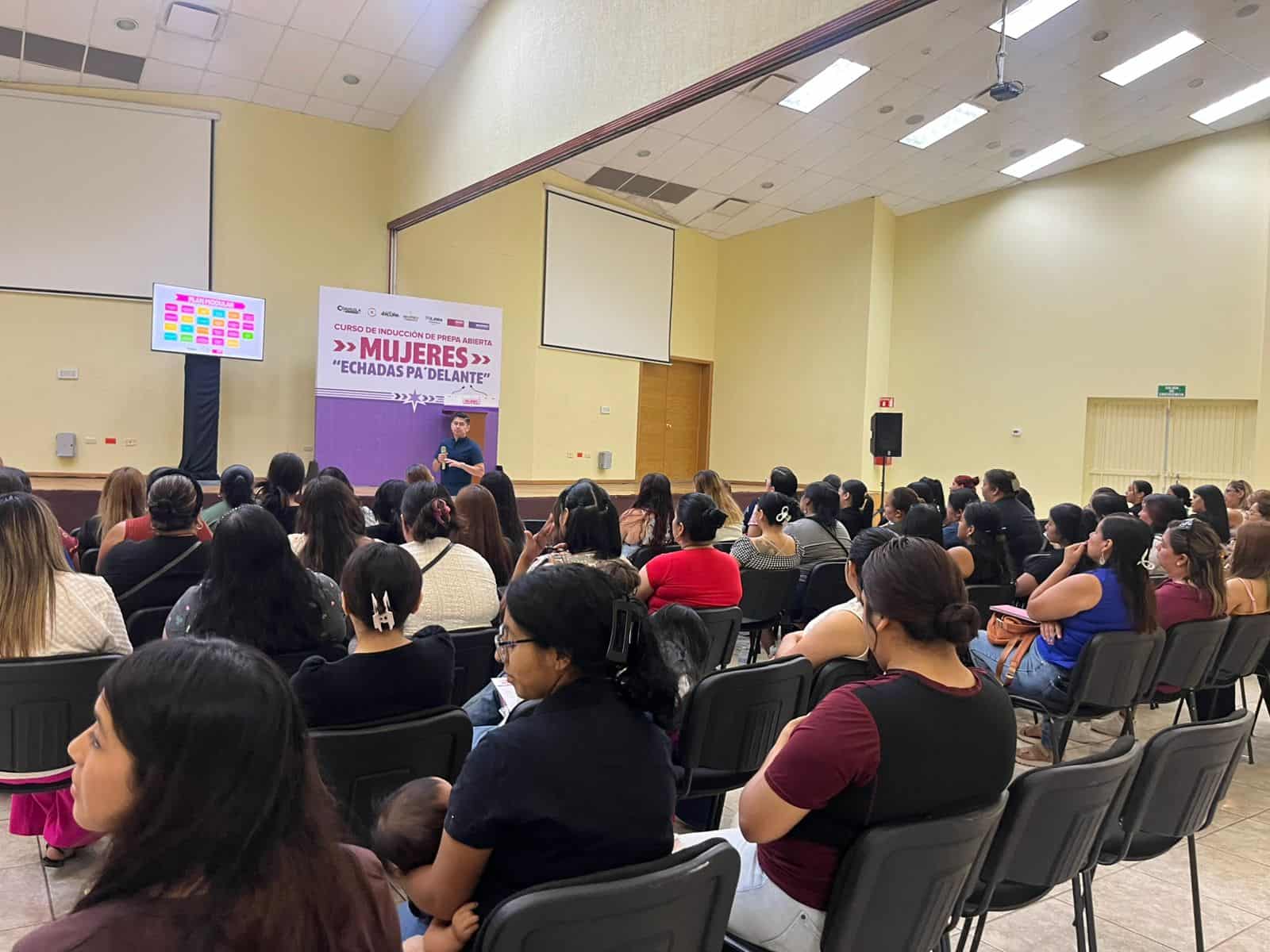 Arranca en Coahuila el programa "Mujeres, echadas pa delante" para impulsar la educación